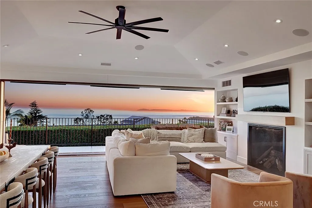 5 bed, 4.5 bath, 4158 sqft, $39,000 — Photo 4