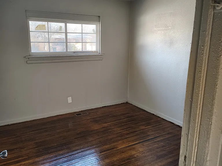 5448 N Johnstown Ave — Photo 7