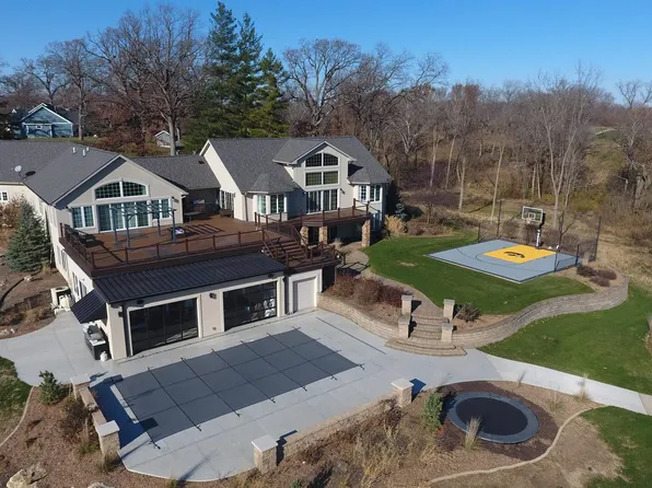 11008 Oak Ridge Rd, Burlington, IA 52601