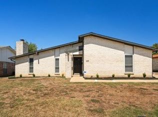 1807 Woodbury, Carrollton, TX 75007