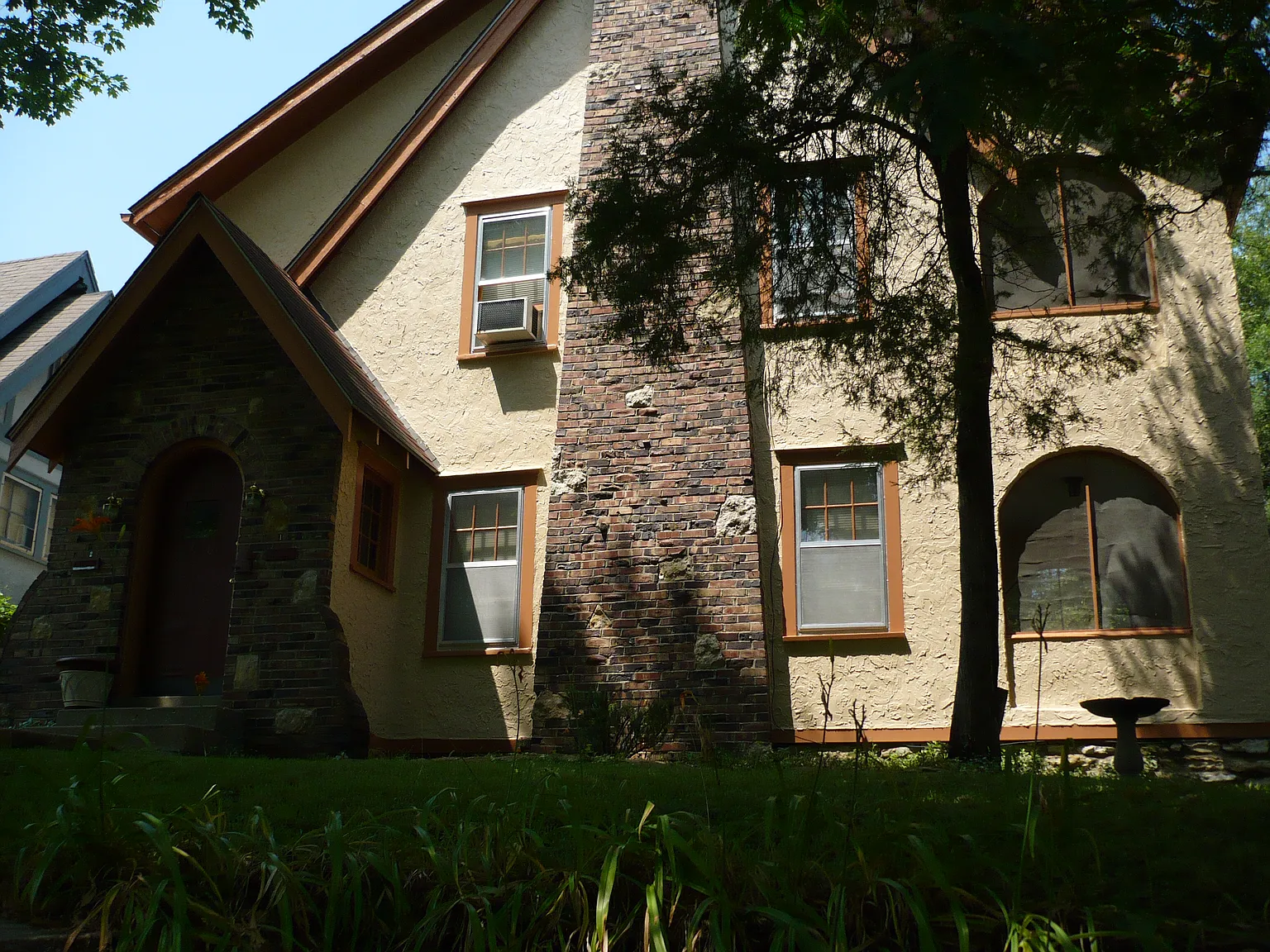 2 bed, 1000 sqft, $1,100 — Photo 1