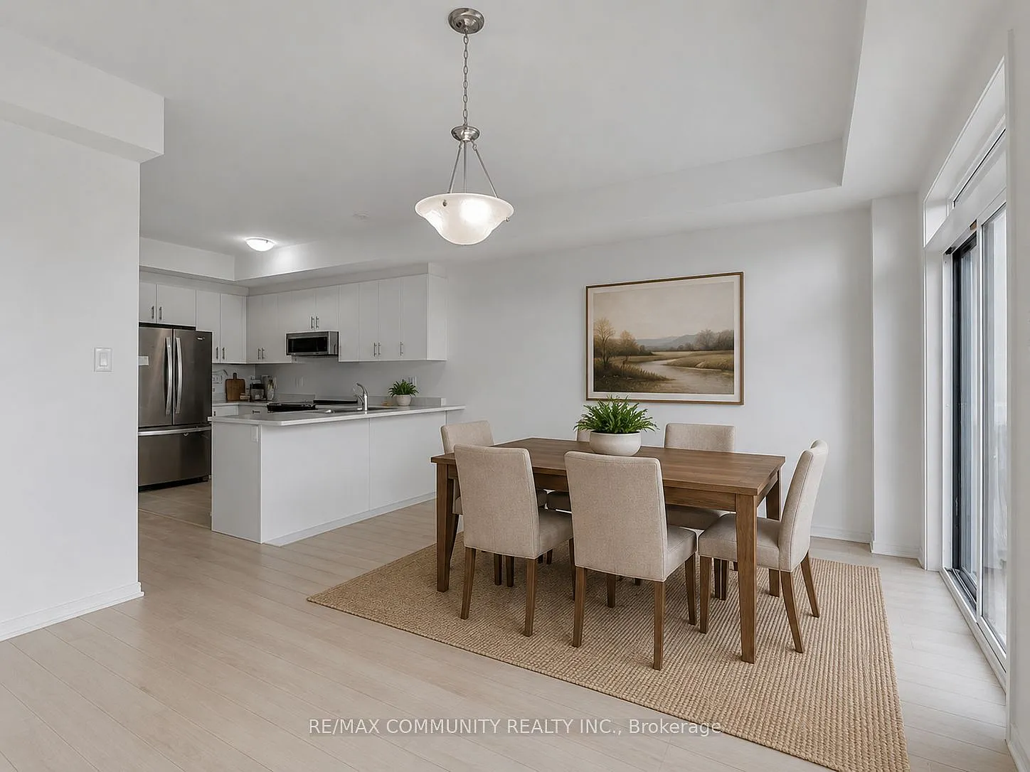 3 bed, $3,000 — Photo 2