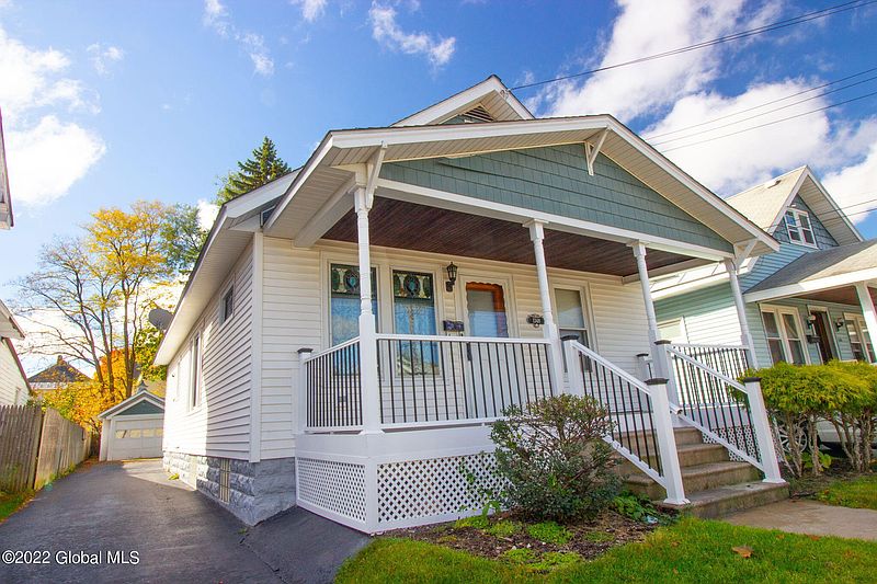 3rd image of 1348 Dewitt Street