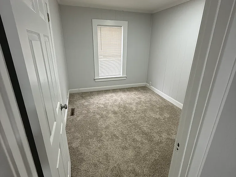 310 Pineview St — Photo 4