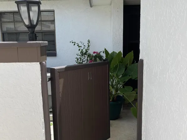 255 Paradise Blvd APT 11, Indialantic, FL 32903