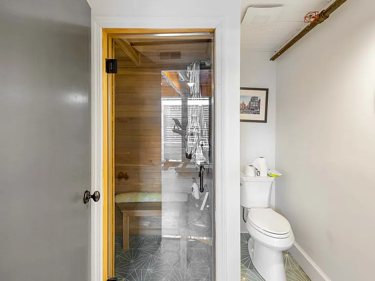 51 Greenwood Ave #7 — Photo 14
