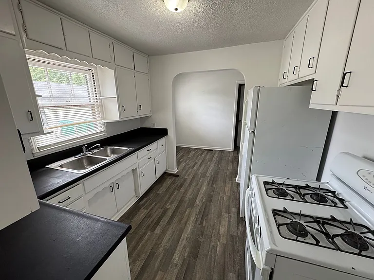 1088 S Morgantown Rd — Photo 6