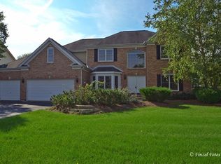 1203 Williamsburg Ln, Crystal Lake, IL 60014
