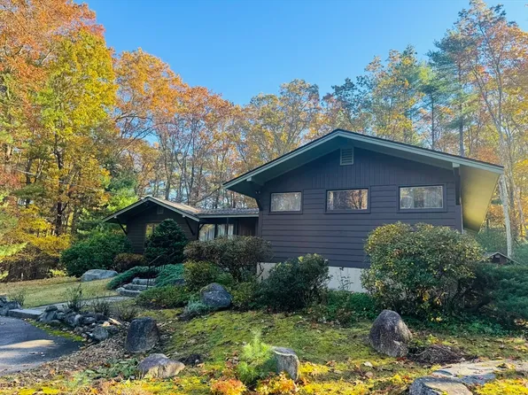 628 Stow Rd, Boxboro, MA 01719