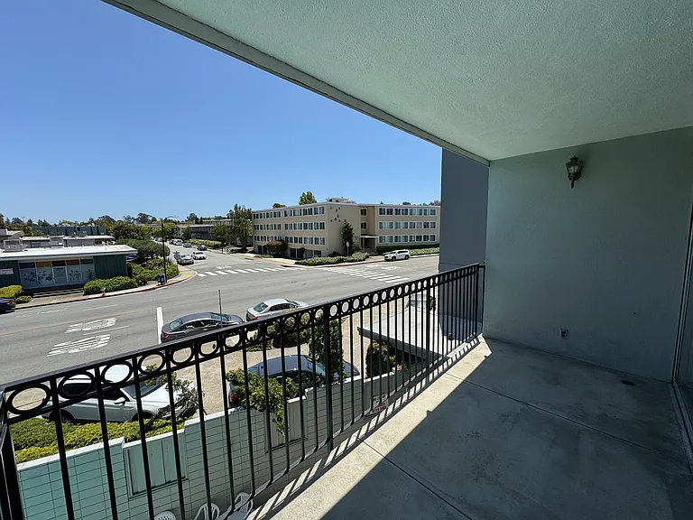 Imperial Apartments — Photo 19