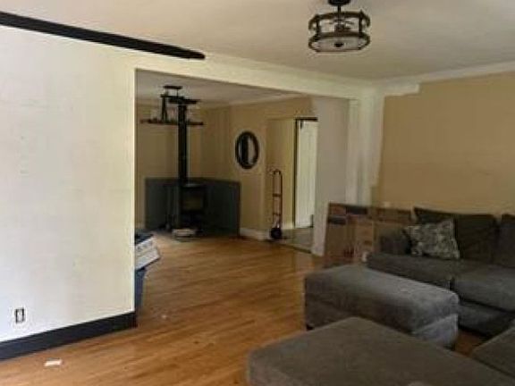 Additional Living Room