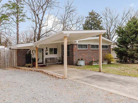 3rd image of 52 Glenmere Dr