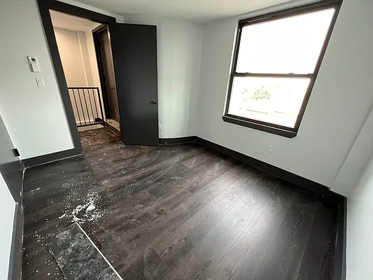 Rented by Delmark Realty LLC | media 38