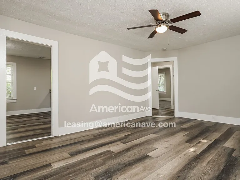 1758125_005_wm_-_living_room_13055924.jpg