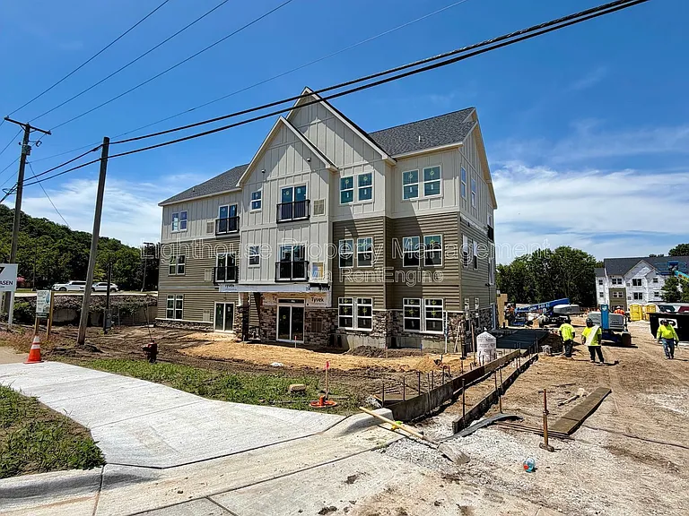 Riverbend Flats Apartments — Photo 113