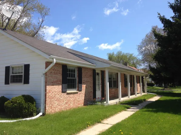 2230 W Mill Rd, Glendale, WI 53209