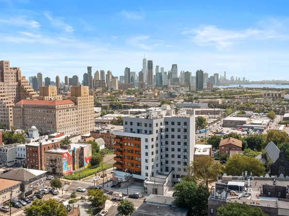 144 Summit Ave #203, Jersey City, NJ 07304