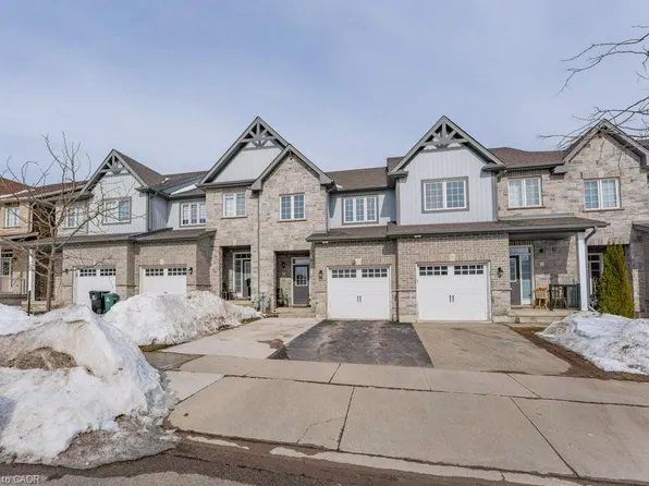 8 Renfrew St, Kitchener, ON N2R 0G6