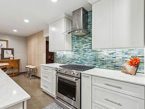 4th image of 2407 N Carroll Ave