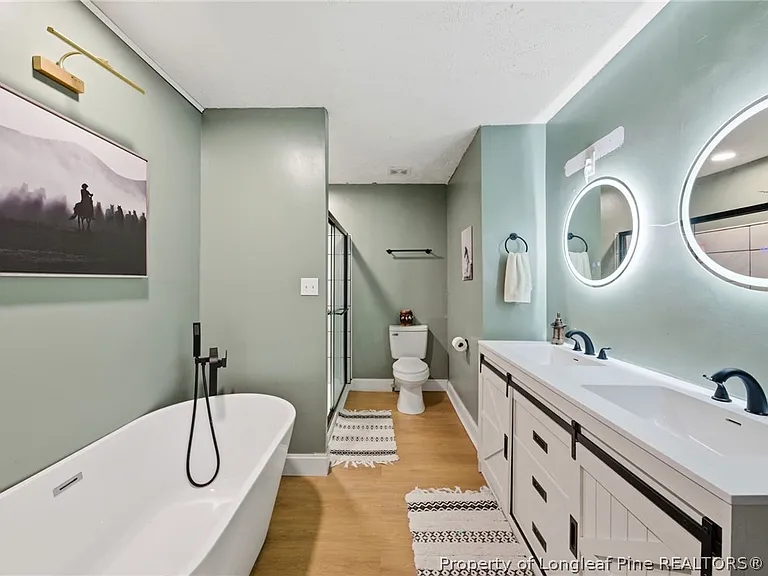 202 N Jackson St — Photo 4