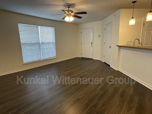 3rd image of 701 Tower Grove Dr APT B