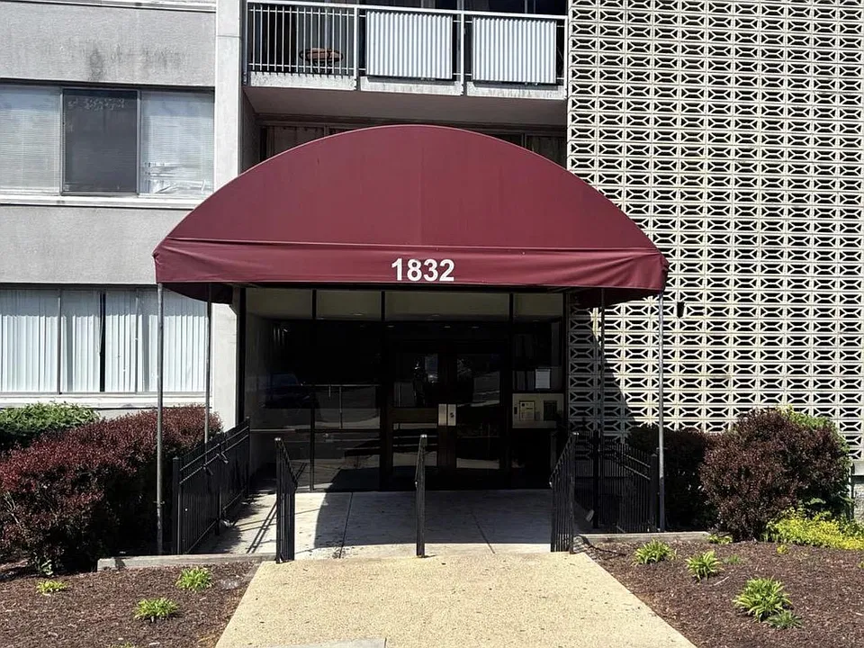1832 Metzerott Rd #403