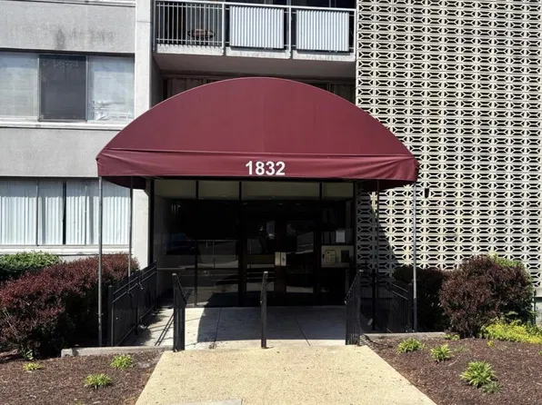 1832 Metzerott Rd APT 403, Adelphi, MD 20783