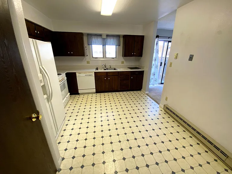 2110 Prairie Rd — Photo 12