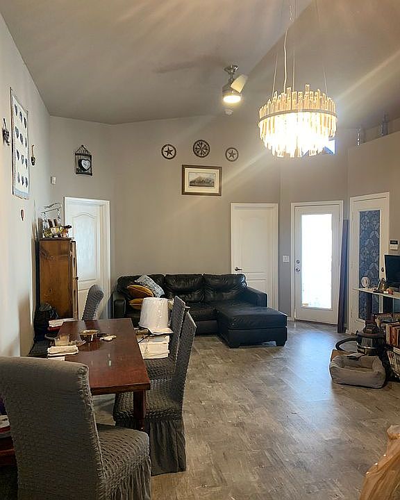 2nd image of 104 N Warren St