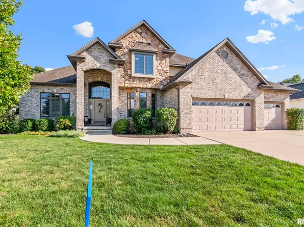 2700 Westport Dr, Springfield, IL 62711