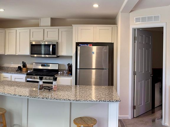 4th image of 206 Sweetwater Dr