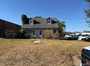 697 S Adams Ave, Lebanon, MO 65536