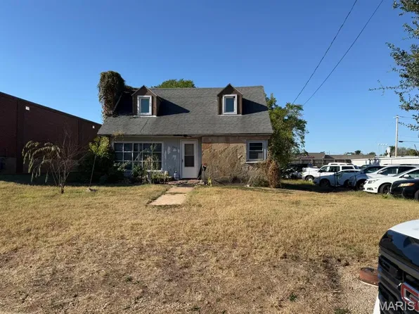 697 S Adams Ave, Lebanon, MO 65536