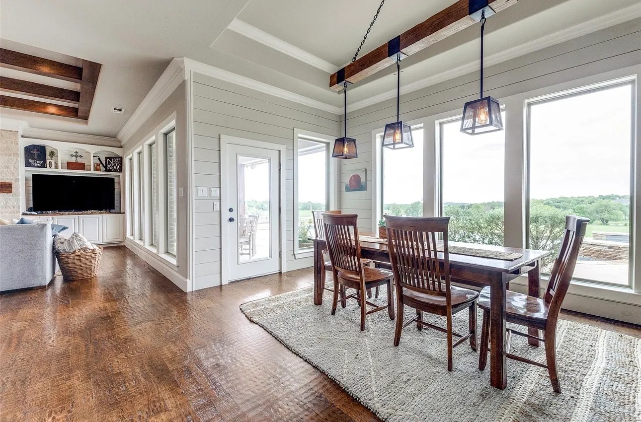 5 bed, 4000 sqft, $6,000 — Photo 2