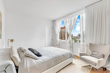 Rented by R New York