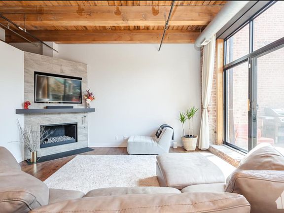 2nd image of 1748 N Wolcott Ave #108