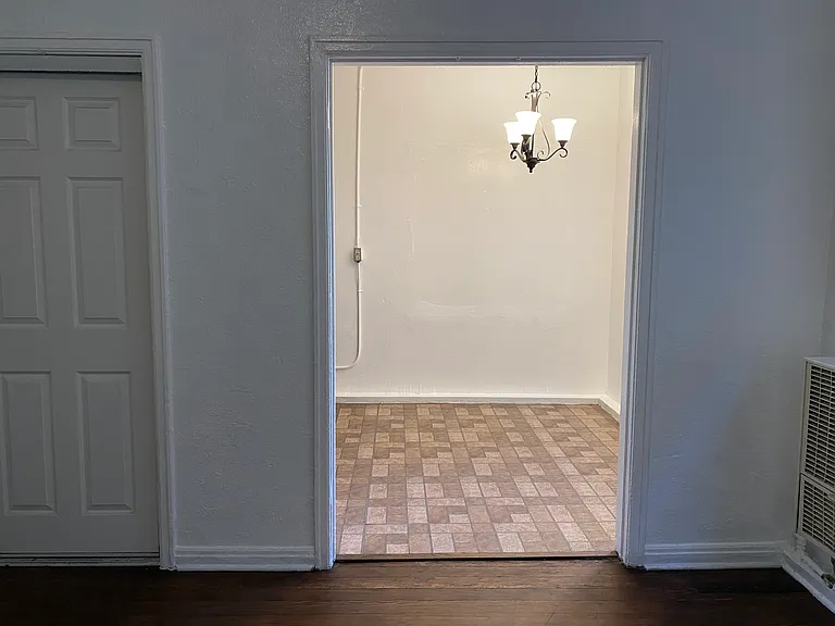 554 S Hobart Blvd #209 — Photo 7