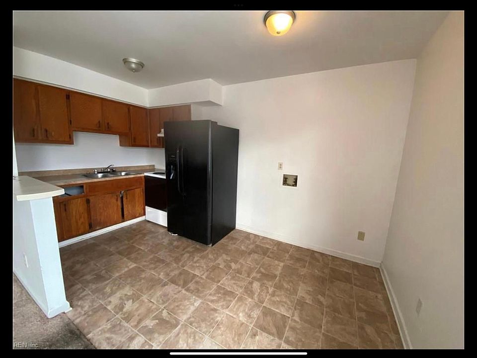 1st image of 826 Washington Ave APT A