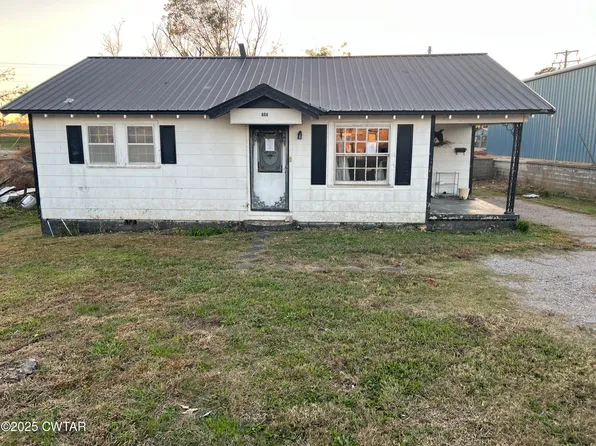 464 Peach St, Selmer, TN 38375