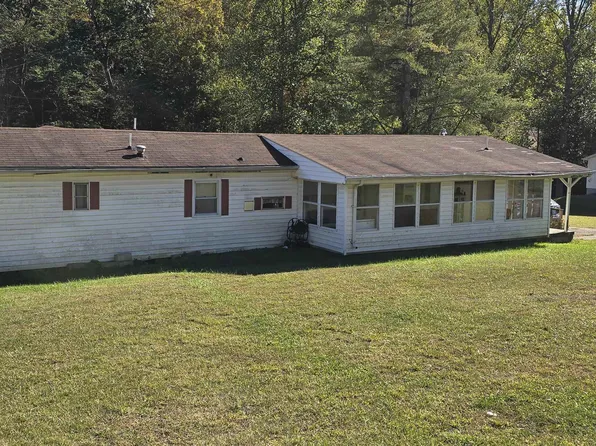 8451 McComas Rd, Salt Rock, WV 25559