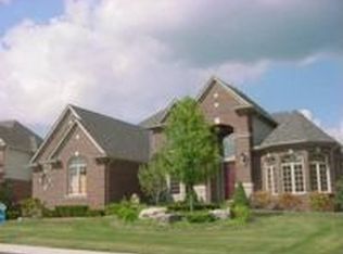 1399 Clear Creek Dr, Rochester Hills, MI 48306