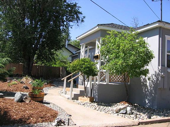 2nd image of 808 W Lennox St