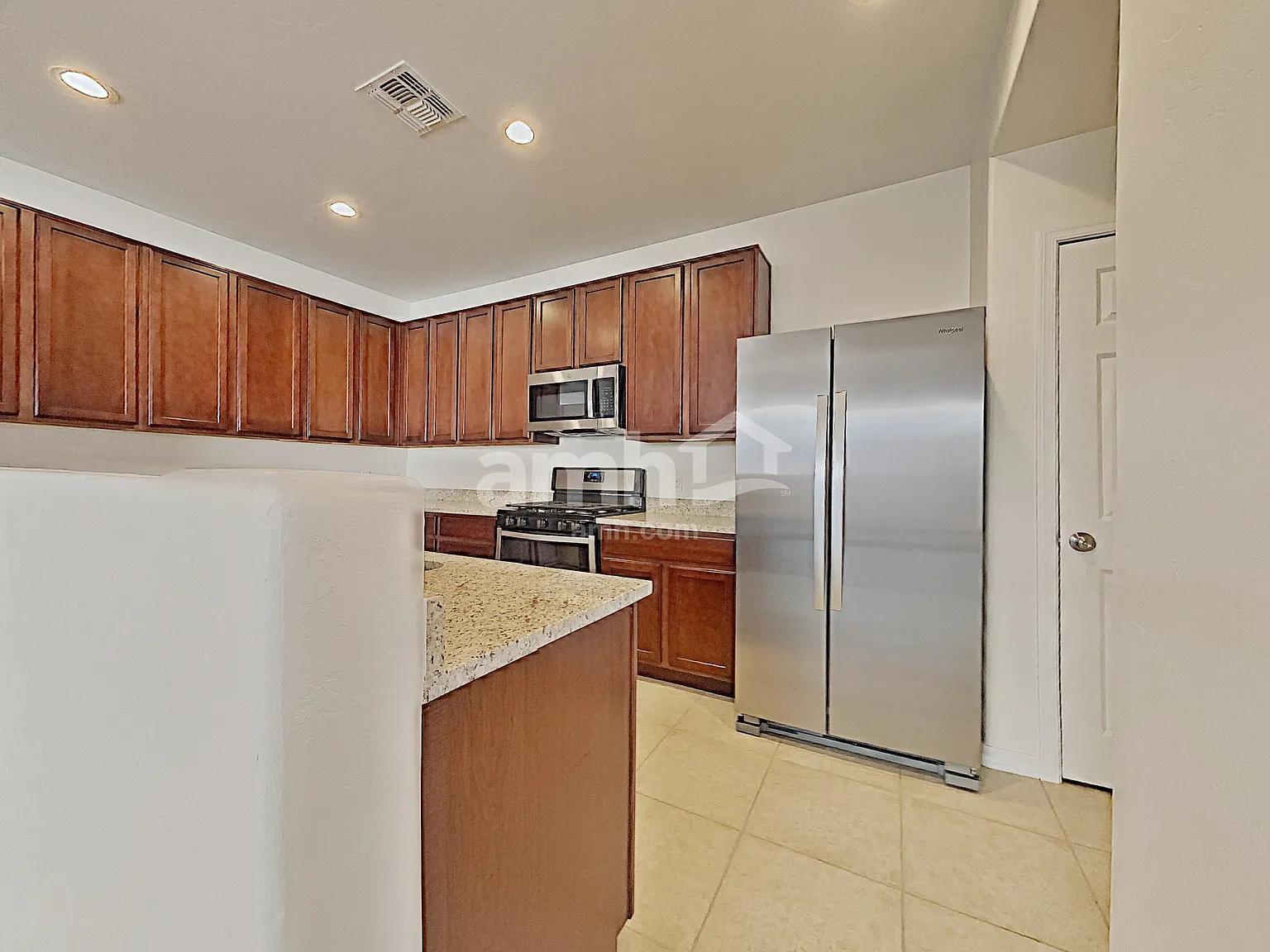 3 bed, 2.5 bath, 1817 sqft, $1,995 — Photo 4