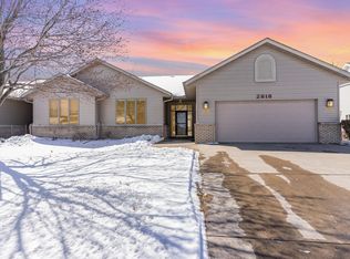 2818 Pine Ridge Blvd, Red Wing, MN 55066