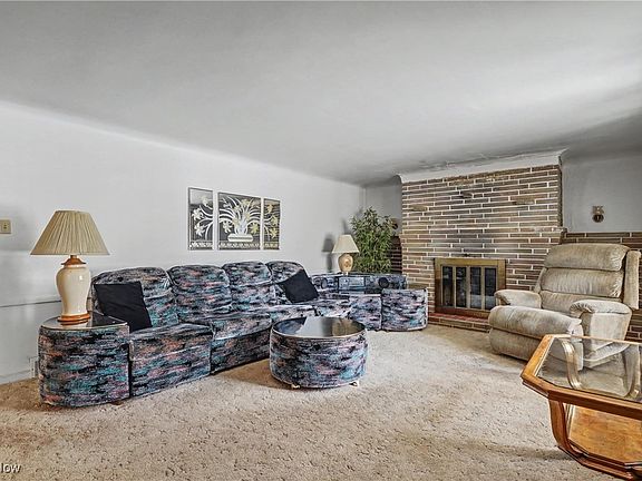 2nd image of 12 Hilltop Blvd