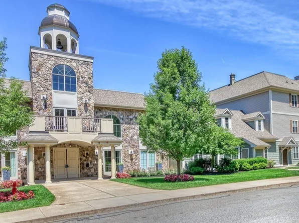 59 Walpole St Unit 201, Canton, MA 02021