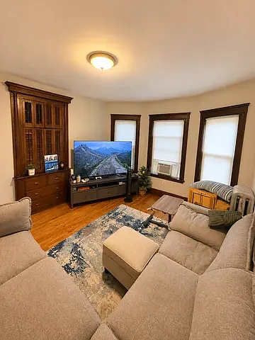 4 bed, 1200 sqft, $5,600 — Photo 3