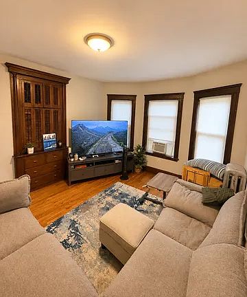3rd image of 21 Berwick Rd #2