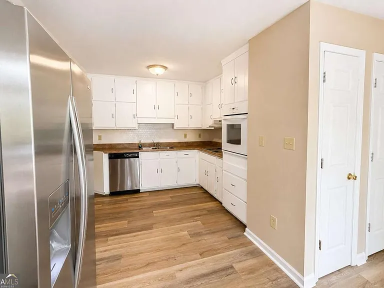 220 Winding Stream Trl — Photo 4