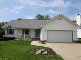 141 Aspen Dr NW, Warren, OH 44483